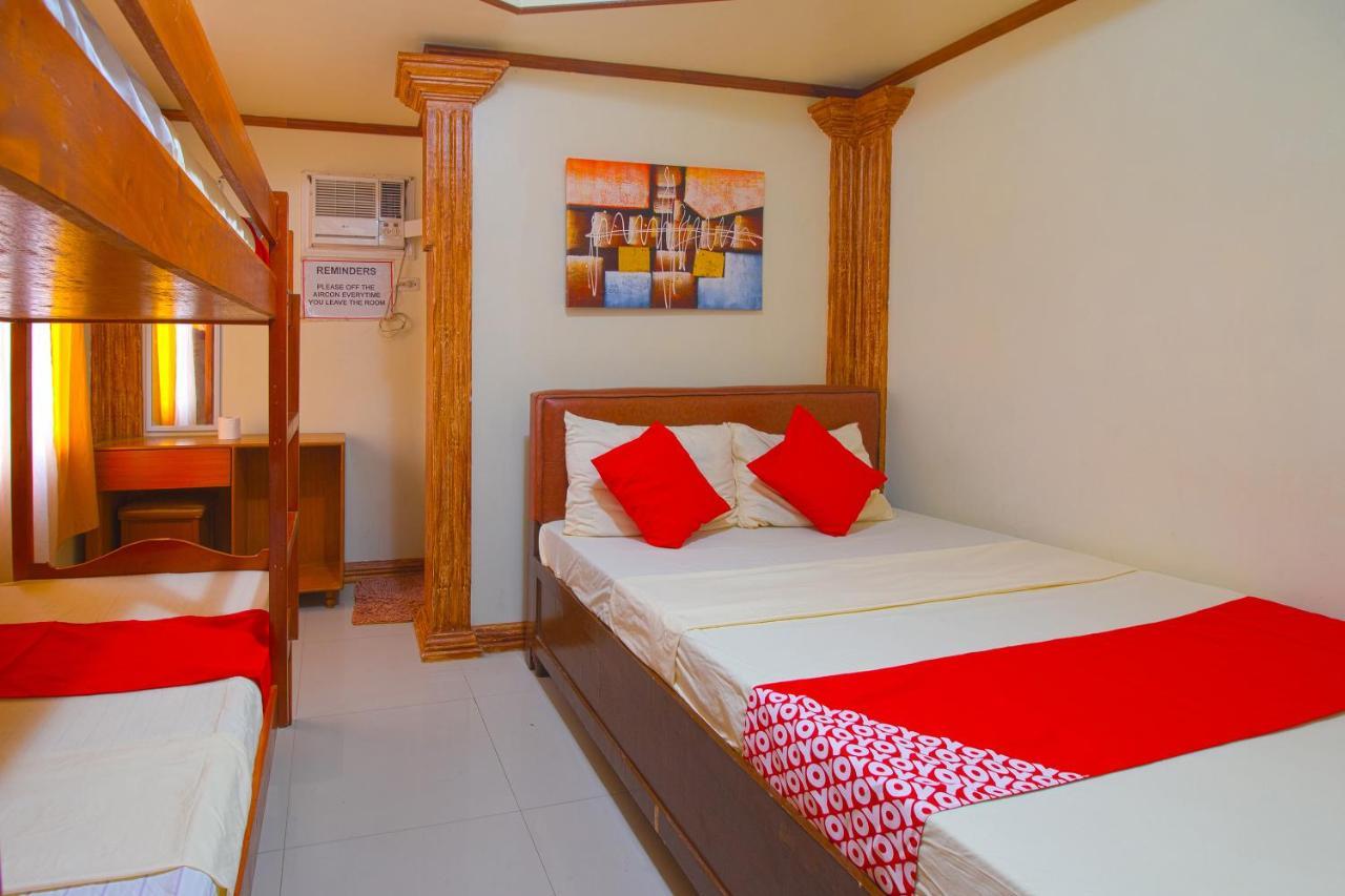 OYO 788 Lisa's Guesthouse Moalboal Extérieur photo