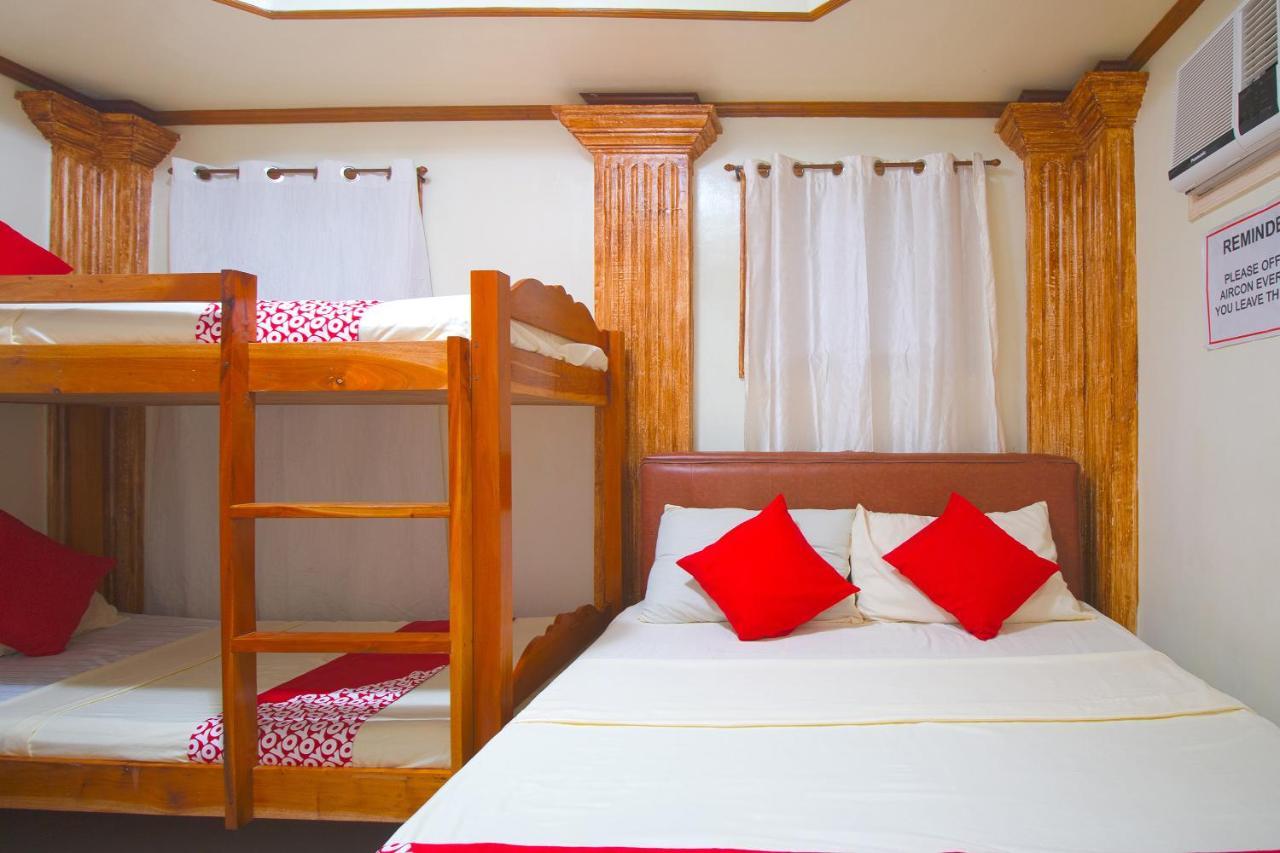 OYO 788 Lisa's Guesthouse Moalboal Extérieur photo
