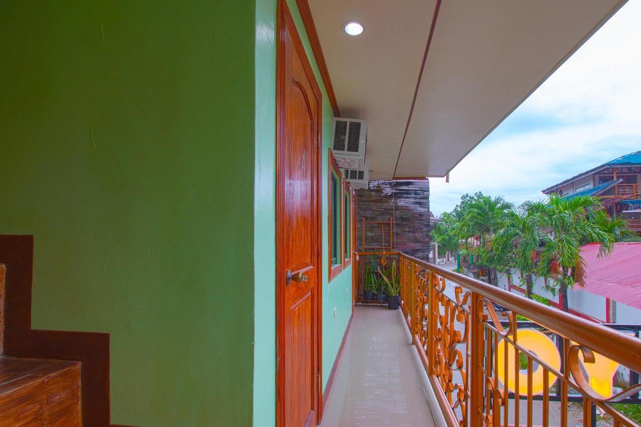 OYO 788 Lisa's Guesthouse Moalboal Extérieur photo